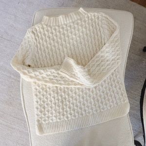 Theory cream cabled open knit sweater sz M